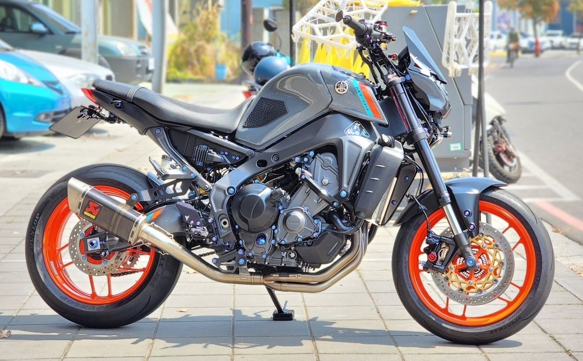 YAMAHA MT-09